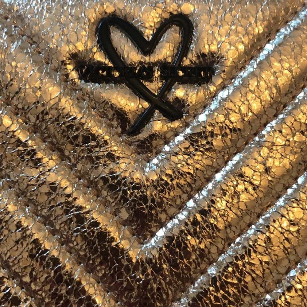 Victoria’s Secret cross body bag 🖤💛 - Picture 4 of 9